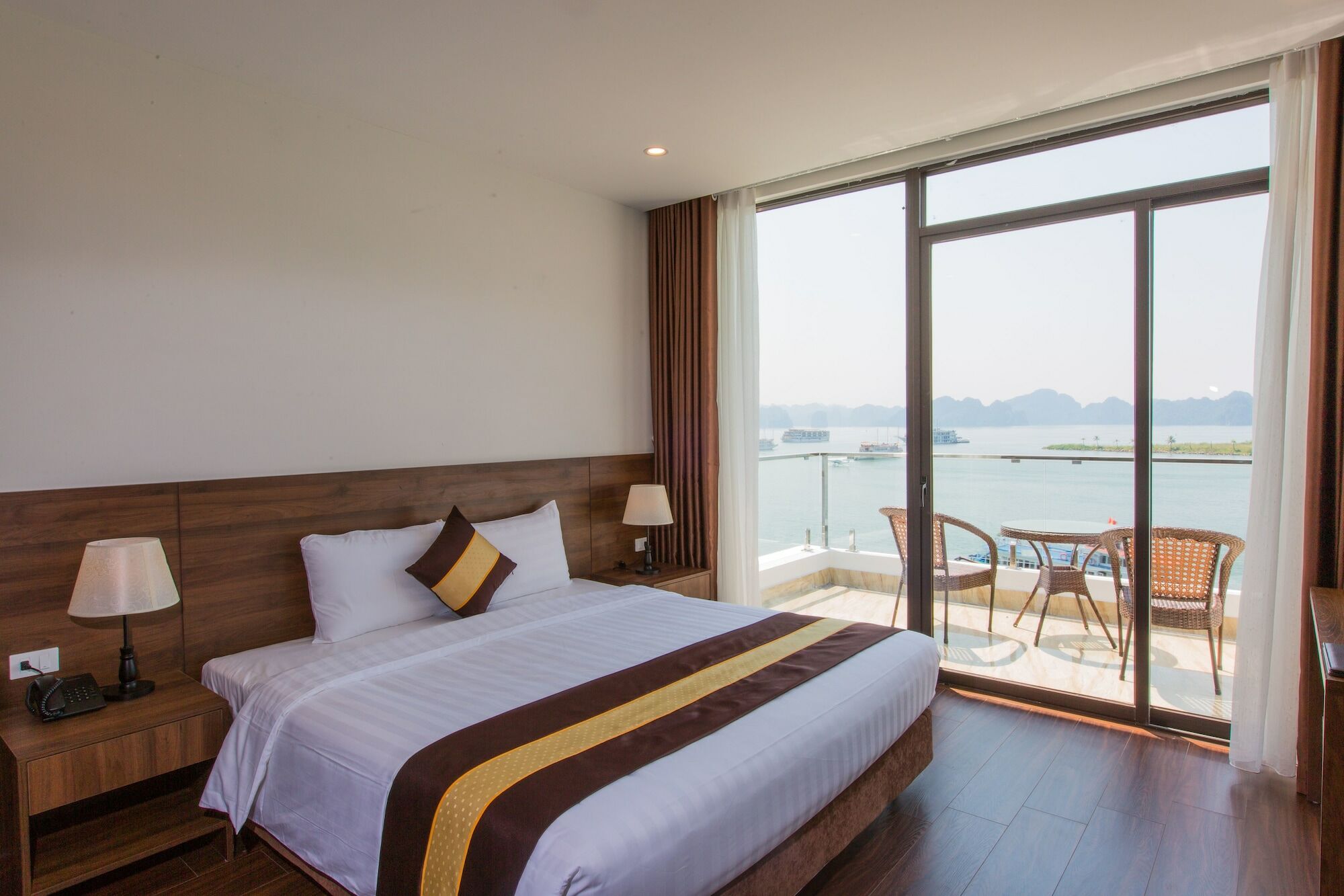 Sun Bay Tuan Chau Hotel Ha Long Exterior photo